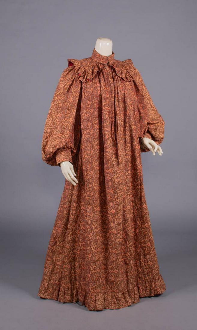 FLANNEL BACKED PRINTED COTTON MOTHER HUBBARD, 1890s (1 of 11)