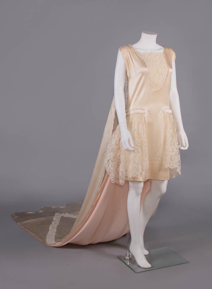 TRAINED WEDDING DRESS & SHOULDER TRAIN, MID 1920s (1 of 12)