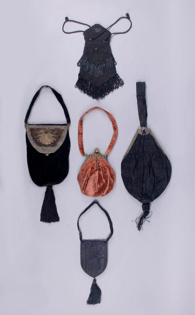 FIVE SILK, VELVET OR SUEDE PURSES, EARLY 20TH C (1 of 10)