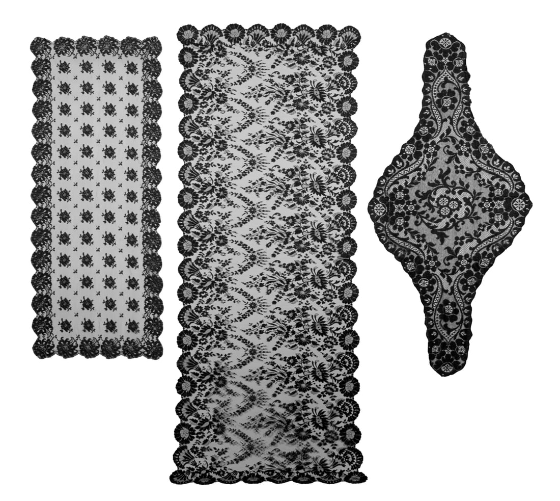 THREE MANTILA LACE SHAWLS, LATE 19TH- EARLY 20TH C (1 of 10)