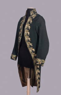 GENT'S EMBROIDERED FROCK COAT, ENGLAND, c. 1790: Forest green wool broadcloth coat w/ silk floss satin stitch & French knot embroidered meandering floral motifs in to high stand collar, CF opening, cuffs & tails, lined in green & pink shot silk, CH