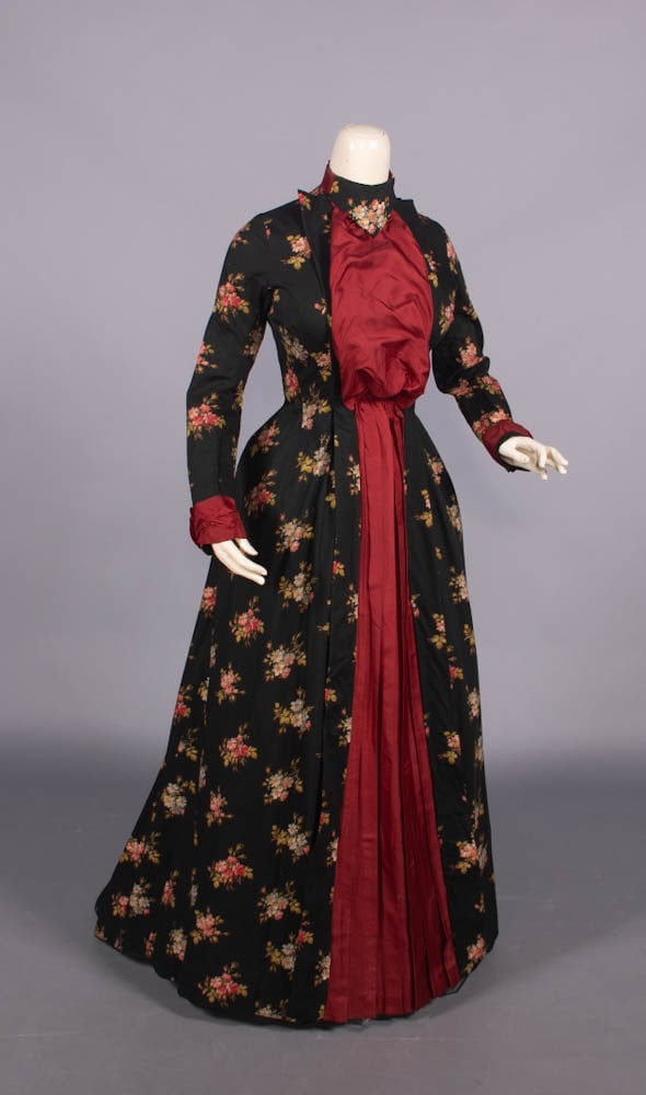 PRINTED WOOL CHALLIS MORNING DRESS, c. 1899 (1 of 8)