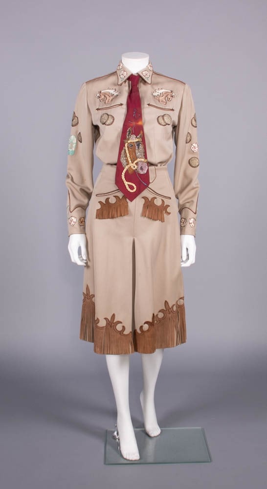 REX BELL WALKING BOX BRAND EMBROIDERED CULOTTE ENSEMBLE, NEVADA, 1950s (1 of 11)