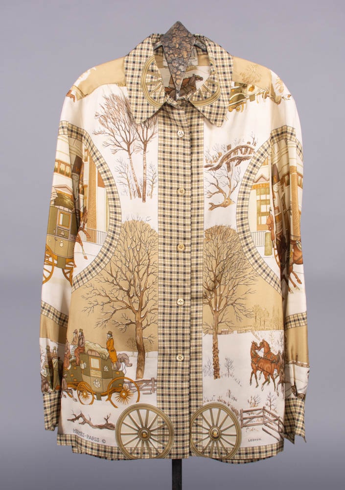 L’HIVER EN POSTE HERMES BLOUSE, PARIS, 1975 (1 of 5)