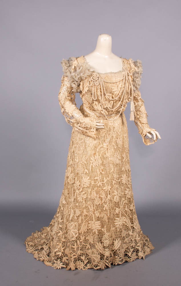 TAPE & NEEDLE LACE TEA GOWN, c. 1900 (1 of 9)