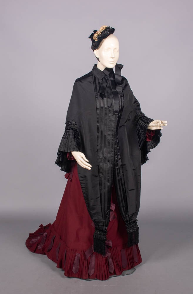 THREE PIECE WOOL & SILK VISITING ENSEMBLE, CHICAGO, c. 1878 (1 of 10)
