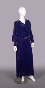 PANNE SILK VELVET EVENING DRESS, c. 1930