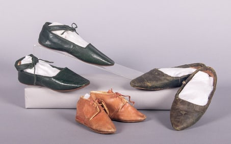 THREE PAIR CHILDRENS REGENCY ERA LEATHER SHOES, 1800-1830s