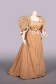 RIBBED SILK & LACE EVENING GOWN, CINCINNATI, c. 1896