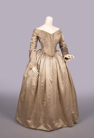 ELABORATELY PLEATED SILK SATIN EVENING GOWN, 1840s