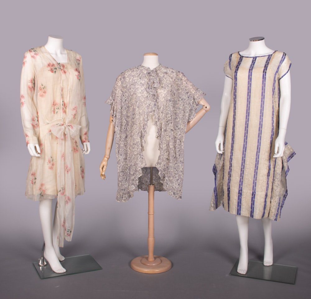 THREE COTTON OR PINA DAY DRESSES OR WRAPS, 1920-1930 (1 of 10)