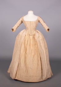 PATTERNED SILK MOIRE ROBE À L'ANGLAISE & PETTICOAT, c. 1785