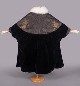 GOLD LAME' & SILK VELVET COCOON COAT, CHICAGO, LATE 1910s