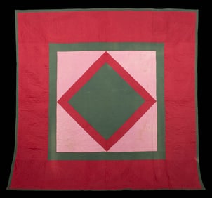 AMISH CENTER DIAMOND QUILT, PENNSYLVANIA, 1910-1930
