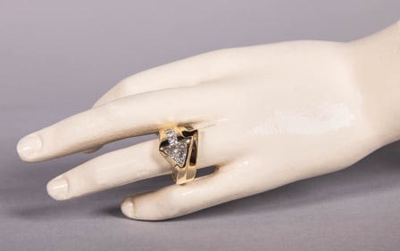 14K YELLOW GOLD & DIAMOND RING