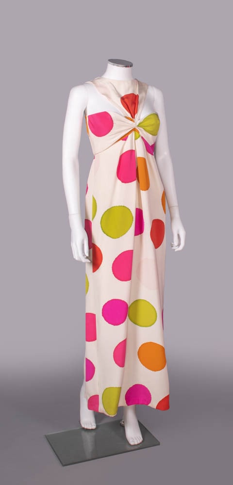 BILL BLASS RUNWAY EVENING DRESS, USA, SPRING 1994 (1 of 9)