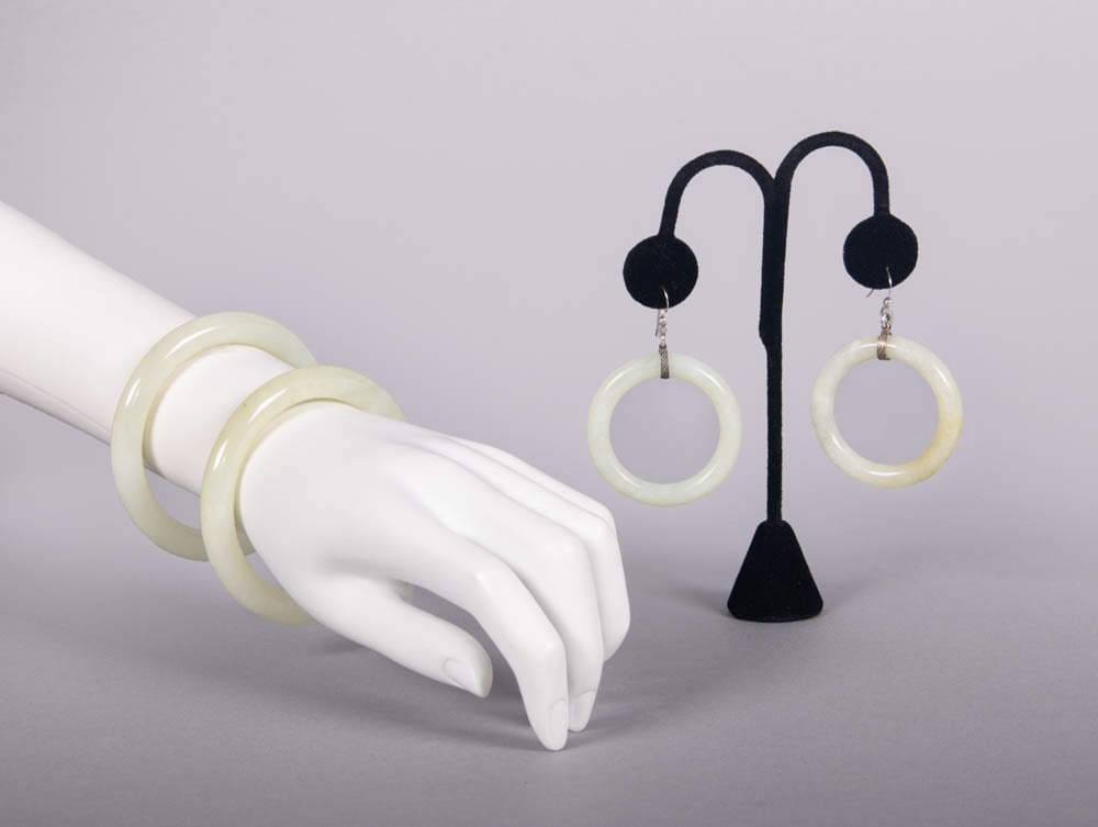 TWO JADEITE BANGLES & MATCHING EARRINGS (1 of 6)