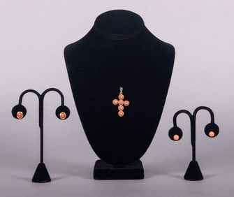 TWO YELLOW GOLD EARSTUDS & ONE UNSTAMPED PENDANT, 1960-1980s
