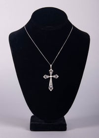 DIAMOND & SAPPHIRE SET PLATINUM CROSS PENDANT, EARLY 20TH C