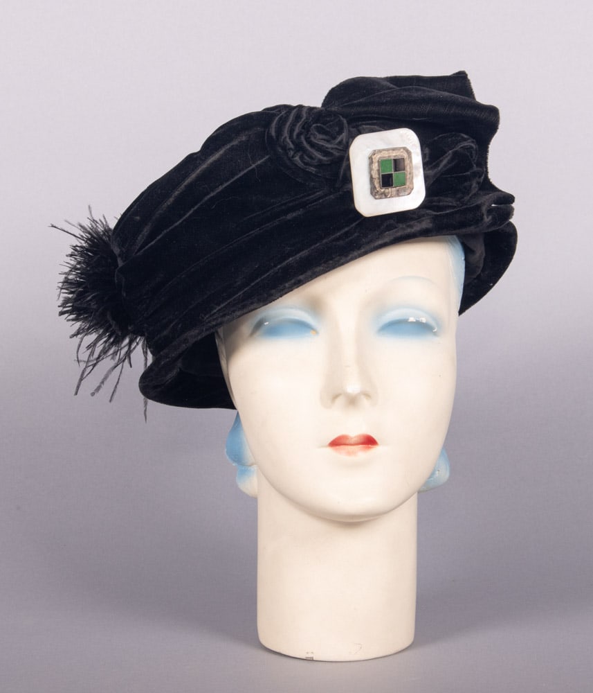BLACK VELVET HAT WITH WIENER WERKSTÄTTE BUCKLE, VIENNA, LATE 1910s (1 of 6)