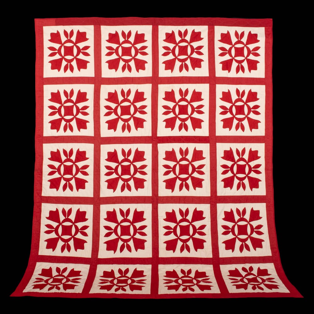 HAND SEWN OAK LEAF QUILT, NEW ENGLAND, 1900-1920 (1 of 8)