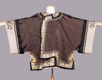 EMBROIDERED & PATTERNED SILK LADIES JACKET, CHINA, LATE 19TH C