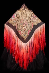 GOLD LAME PAISLEY SHAWL WITH OMBRE FRINGE, 1920s