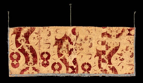 LUCELLATO & SILK VELVET ALTAR FRONTAL, ITALY, LATE 15TH- EARLY 16TH C