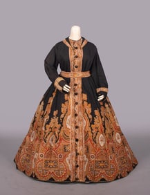 PAISELY PRINTED WOOL TWILL WRAPPER, EARLY 1860s