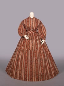 PAISELY STRIPED COTTON AT-HOME DRESS, 1860s