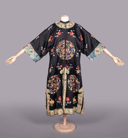 EMBROIDERED CHINESE ROBE, 1930s