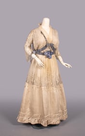 EMBROIDERED SILK EVENING GOWN c. 1915