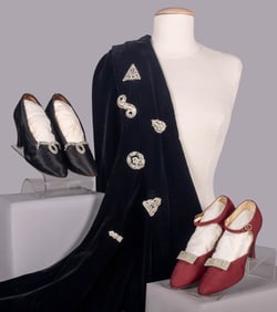 COLLECTION OF ART DECO DRESS & SHOE CLIPS, 1930-1940