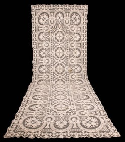VERY LARGE NEEDLE LACE BANQUET TABLE CLOTH, 20TH C