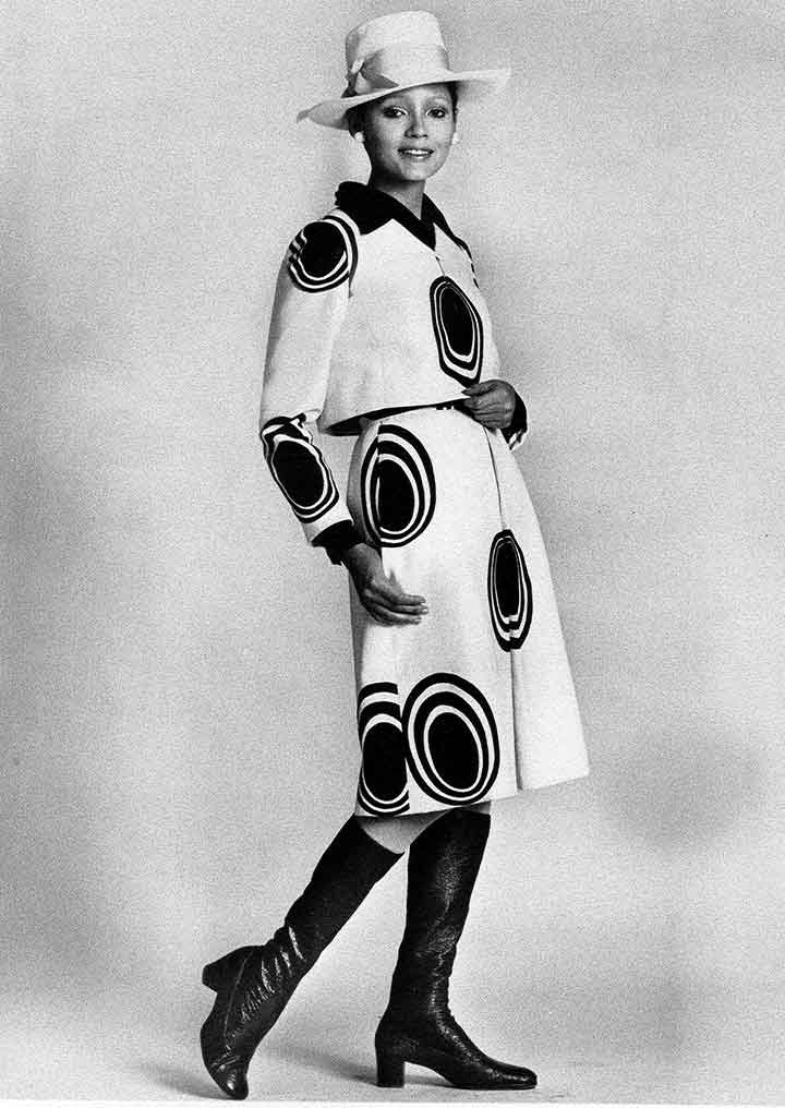 DESIGNER FASHION PHOTOS & ADS, 1940s-1971: 756 press photos of American designers, each 8" x 10" & 146 tear sheets & press clippings including designers Harold Levine, Ben Reig, Oscar de la Renta, Lilly Dache, etc., from FIT Fashion Archive, f