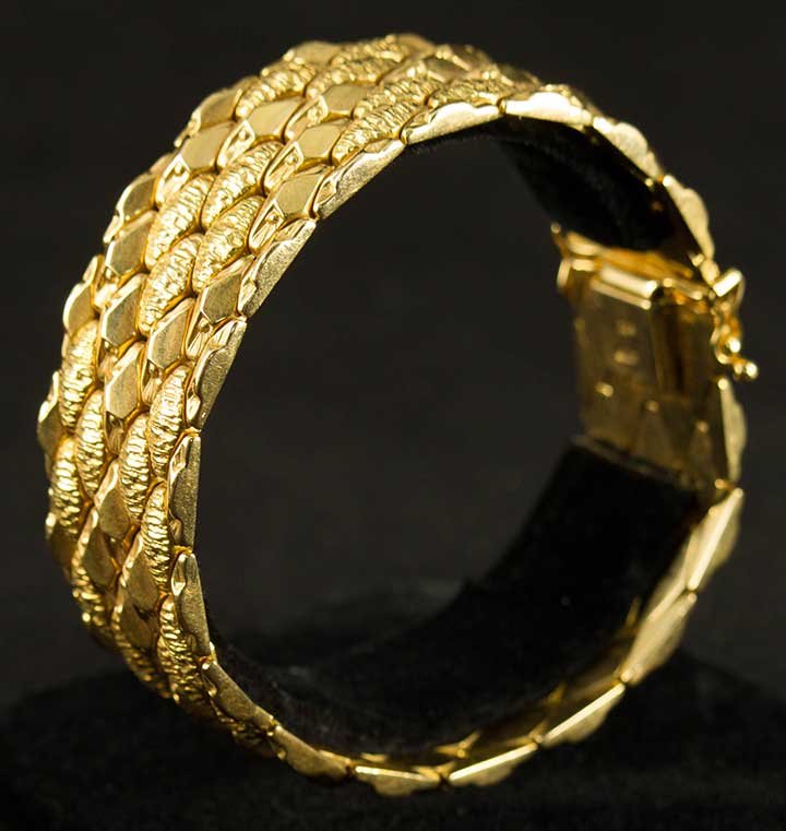 18K SERPENT SCALES GOLD BRACELET (1 of 6)