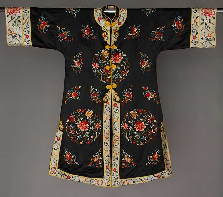 EMBROIDERED EXPORT ROBE, CHINA, 1940s (1 of 5)