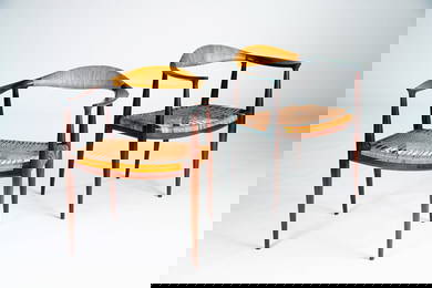 200B: HANS WEGNER/JOHANNES HANSEN The Chair, pair of sc