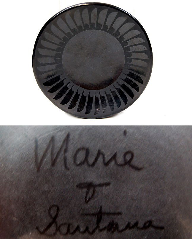 Vintage Maria & Santana feather pattern plate: Vintage Maria & Santana San Ildefonso black on black 5.75" feather pattern pottery plate with original paper label intact