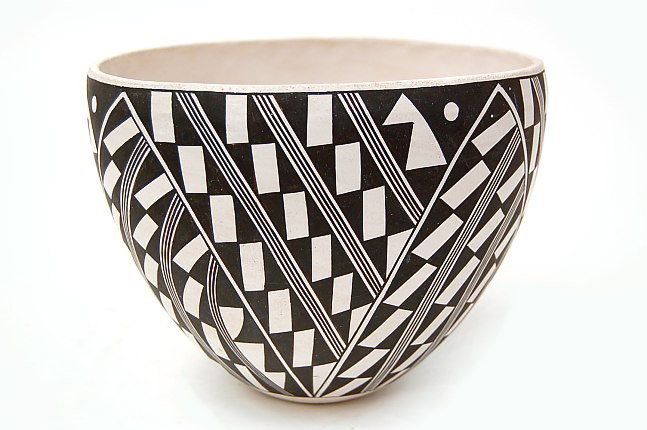 Sarah Garcia Acoma Pueblo bowl: Sarah Garcia (né 1928) Turkey Clan, Acoma Pueblo hand made pottery bowl measuring 7.25" x 6", excellent condition