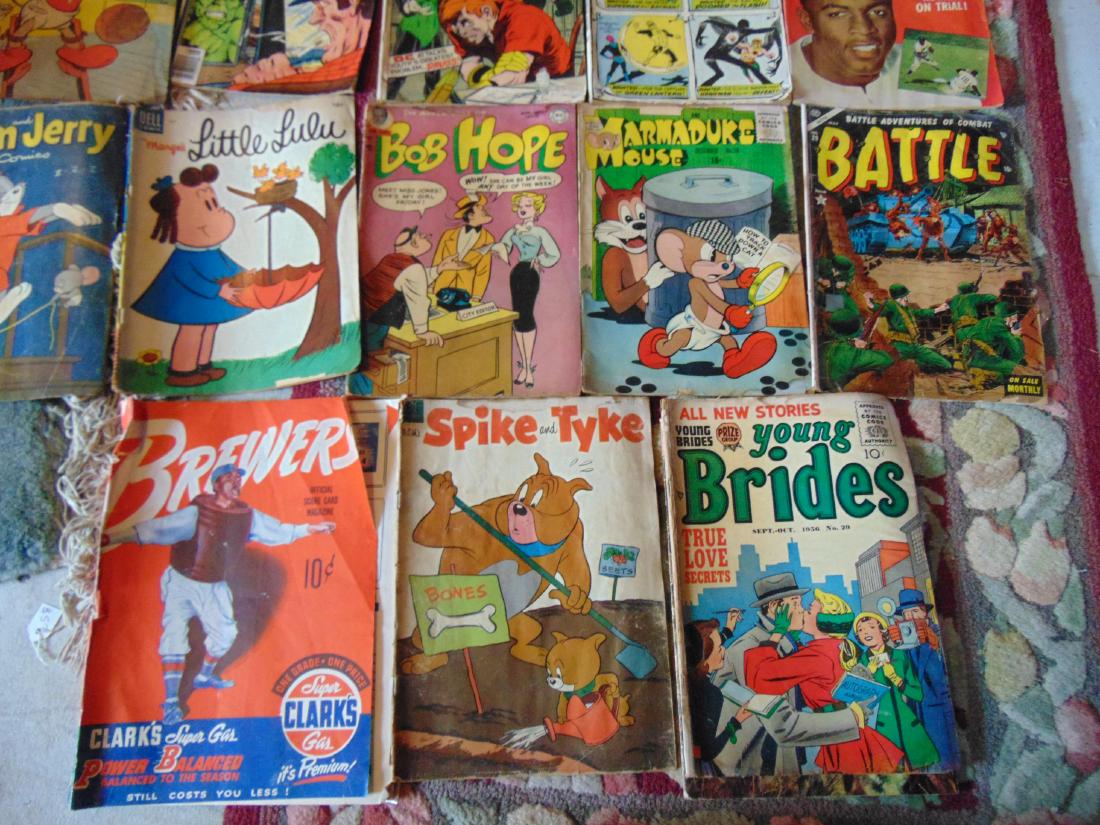 Antique Comic Book Collection: Comic books Antique Jackie Robinson No. 5 10 cents, Special inside Dodger Camp Review 10 cents, Hulk 40 cents, Green Lantern 25 cents, D.C. Special Wanted The Worlds Most Dangerous Villains, Bob Hope 