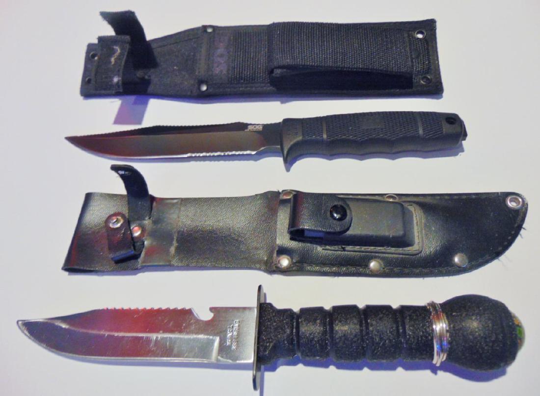 Bowie Knives Campas SOG Seal Team Elite: Group of 2 quality contemporary bowie knives w/sheaths to include: Campas handle & sharpening stone, made in Taiwan (11"); and SOG Seal Team Elite w/sharpener (12"); excellent condition.