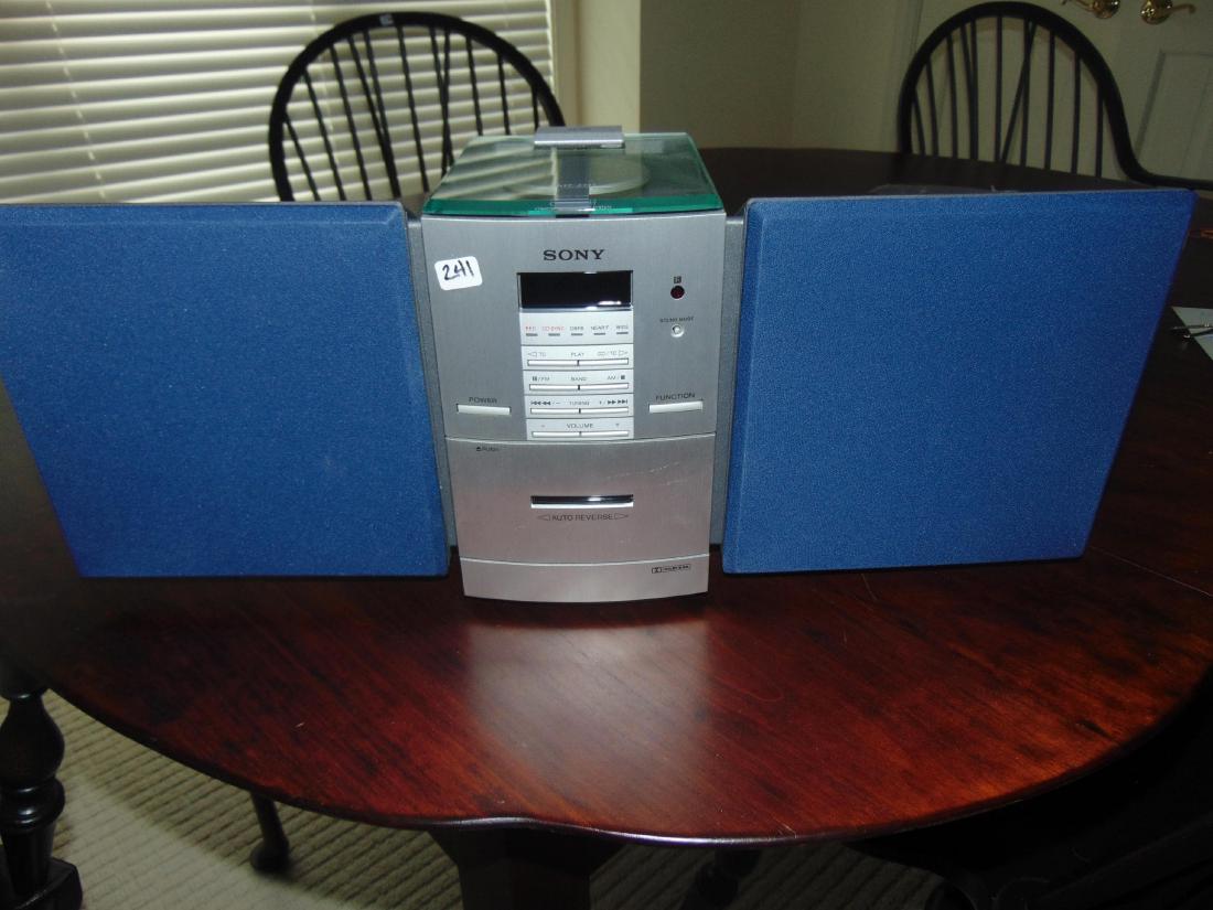 Sony Compact CD/Tape System: Sony compact CD/Tape component system with attachable speakers in excellent condition.