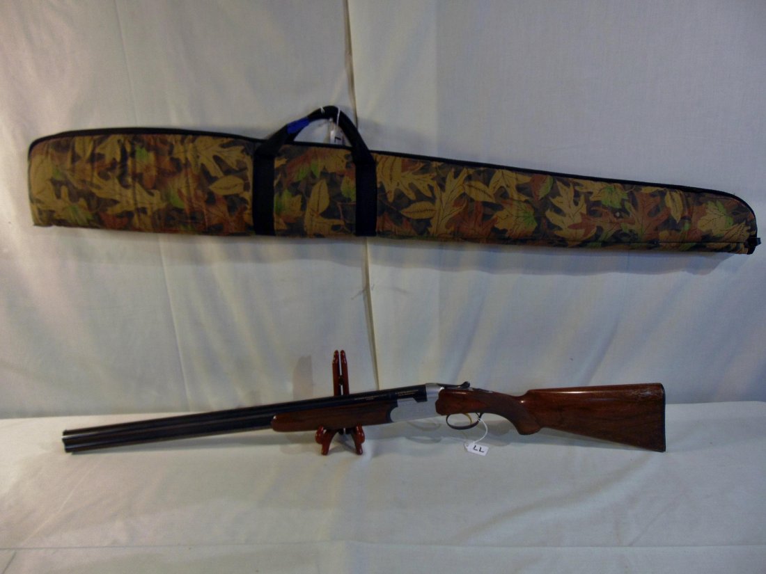 Peitro Beretta 12 Gauge Shotgun and Case. (1 of 10)