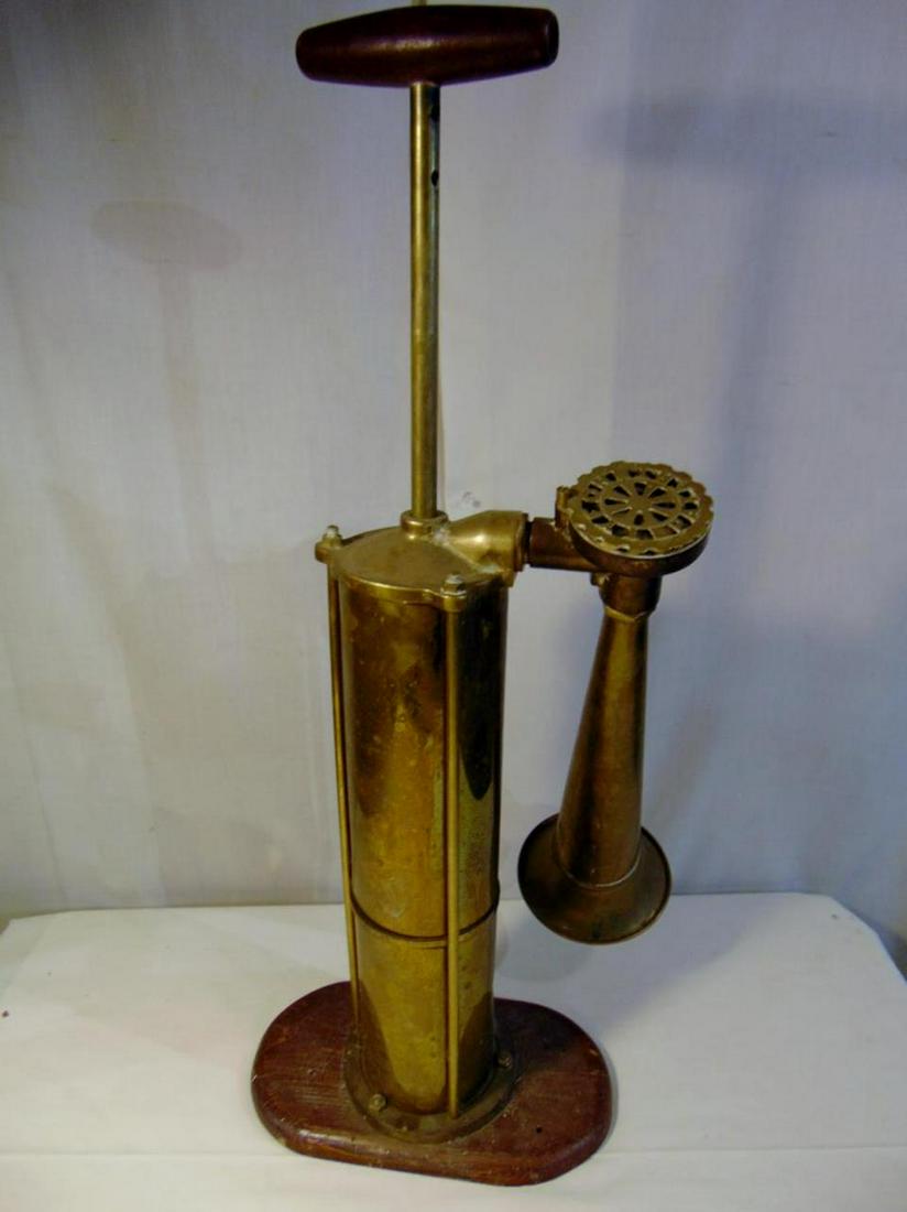 Turn of the Century Boat Brass Hand Pumped Horn (1 of 4)