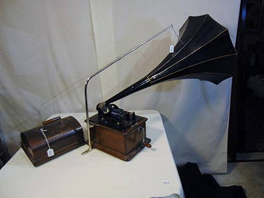 Edison Cylinder Phonograph Player with Horn (1 of 4)