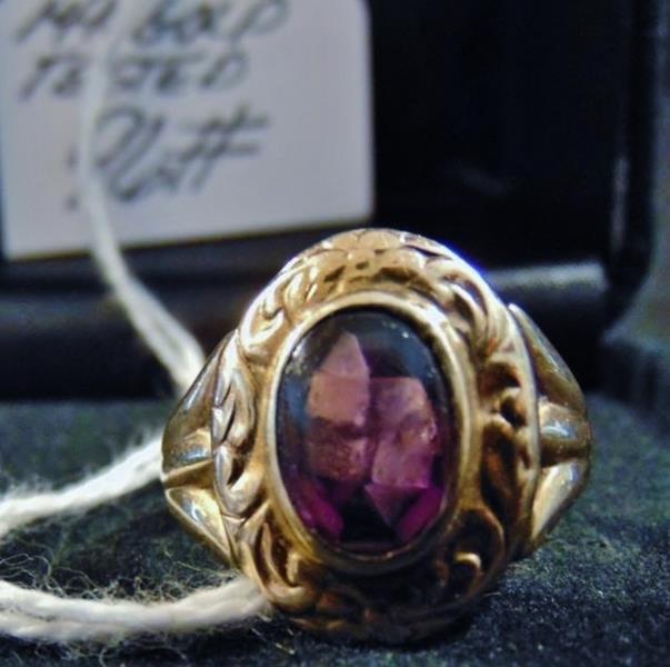 14K Yellow Gold Amythist Edwardian Ring: 14K Yellow Gold Amythist Edwardian Ring. This Cabashon Amythist Ring is an aproximate size 6 and Tested 14K. It weighs (with the stone) 2.9 Grams