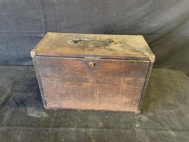 Wooden tool box with metal working accories: Wooden tool box with metal working accories