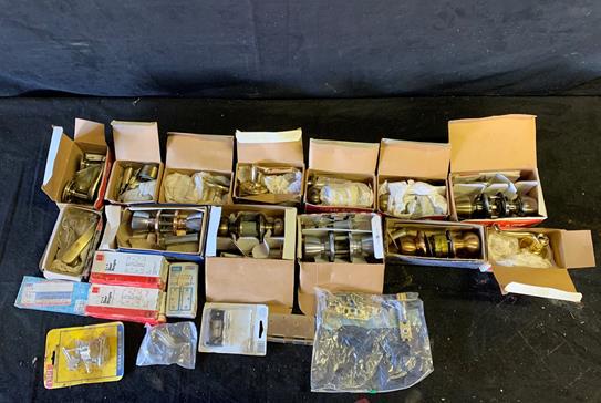 lot of door knobs, latches, and hinges - mostly Schlage: lot of door knobs, latches, and hinges - mostly Schlage and some others. Most appear new, as pictured -some parts may be missing from boxes