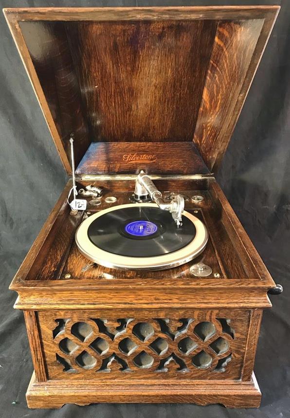 Silvertone Table top Victrola c.1900 (1 of 8)
